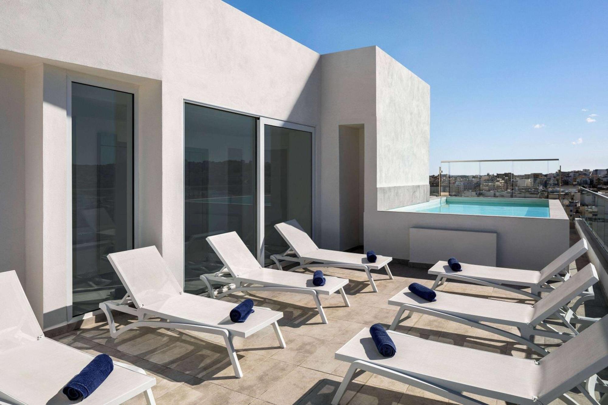 Quadro Hotel, Trademark Collection By Wyndham Saint Julian's Luaran gambar